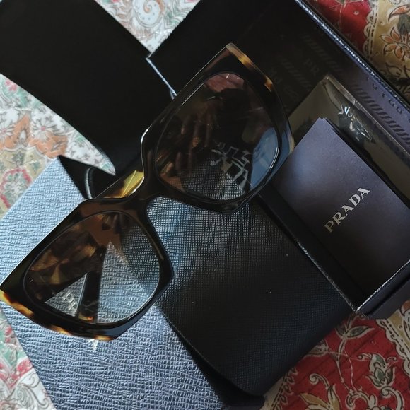 PRADA SUNGLASSES - Picture 4 of 10